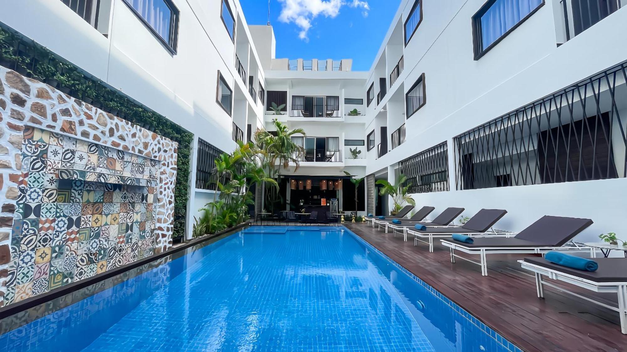 The Calm Oasis Hotel Siem Reap Buitenkant foto