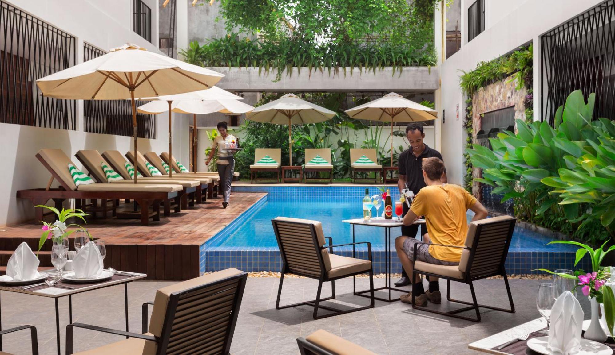 The Calm Oasis Hotel Siem Reap Buitenkant foto